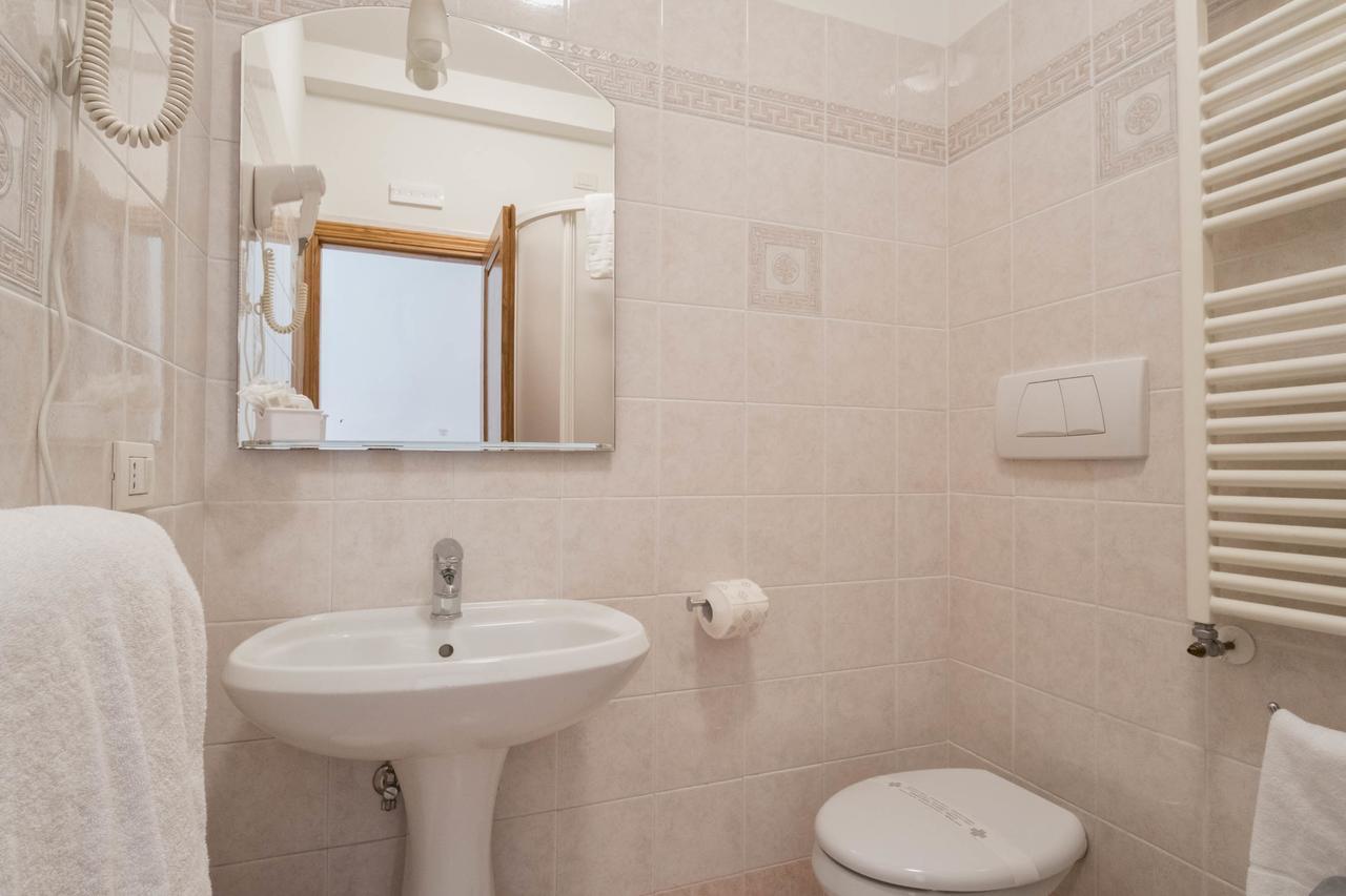 Отель Casa Betania Casa Per Ferie Флоренция Экстерьер фото