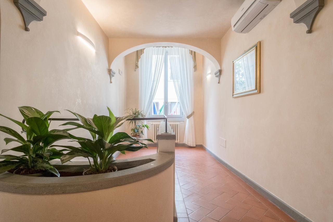 Отель Casa Betania Casa Per Ferie Флоренция Экстерьер фото